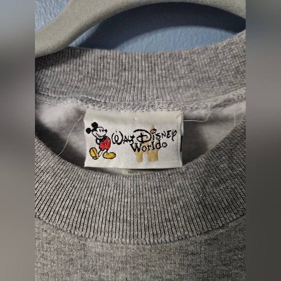 Vintage Walt Disney World 2003 Pooh Tigger Eeyore Gray Sweatshirt Pullover Large - Picture 2 of 5